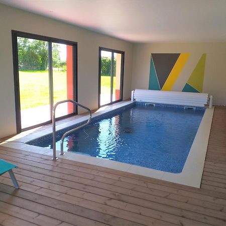 Piscine intérieure privée chauffée toute l'année à 29 Quiévrecourt Extérieur photo