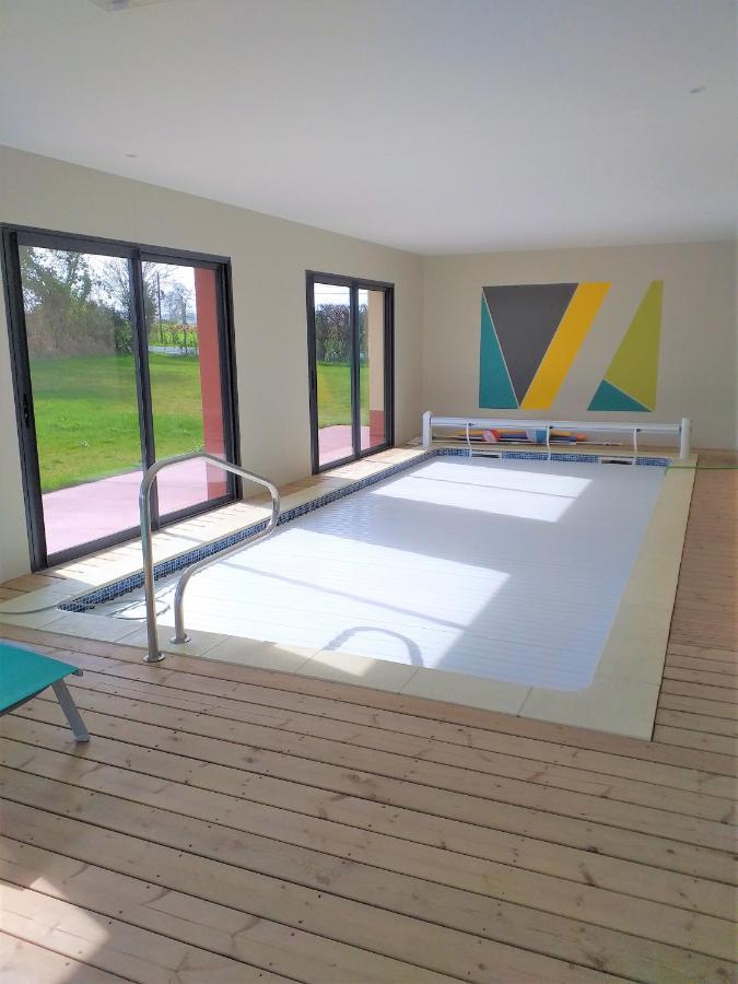 Piscine intérieure privée chauffée toute l'année à 29 Quiévrecourt Extérieur photo