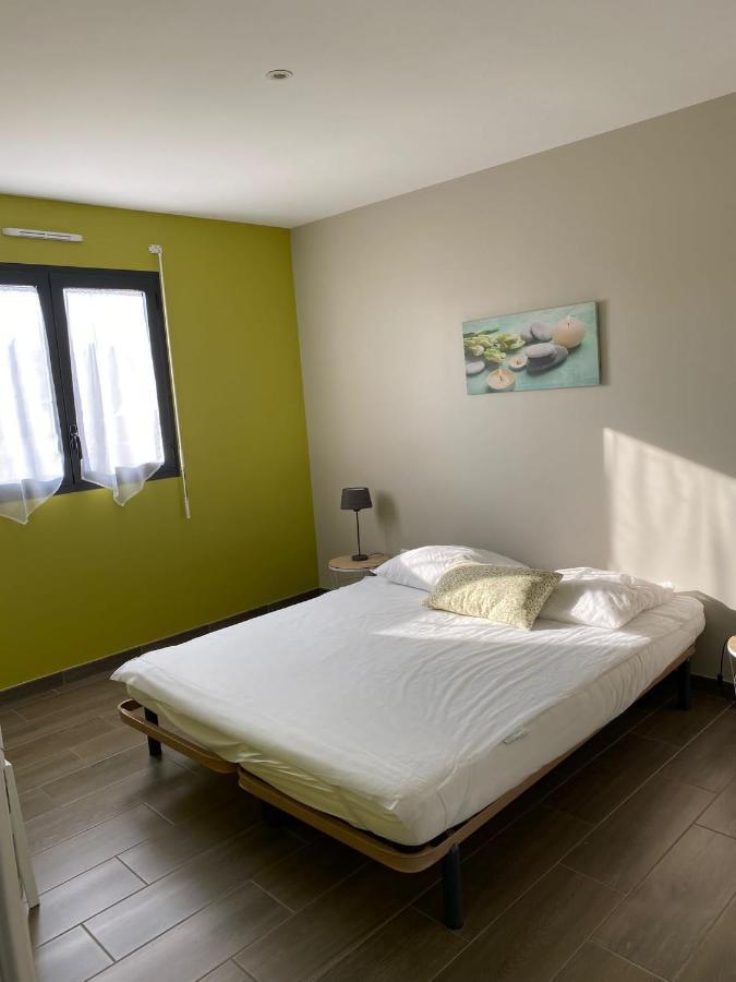 Piscine intérieure privée chauffée toute l'année à 29 Quiévrecourt Extérieur photo